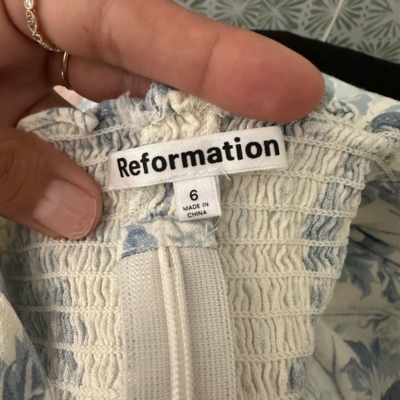 Reformation Ellora White Blue Floral Tie Strap Tank Top in Teacup Size 6 - Picture 8 of 8